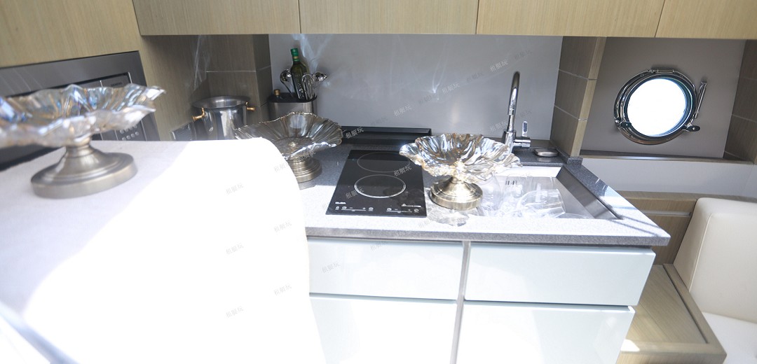 46英尺飛橋游艇 46英尺飛橋游艇